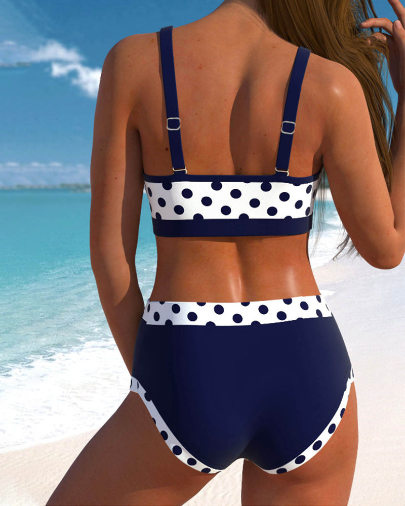 Stilværk™ | Høj Talje Prikket Bikini med Patchwork Design