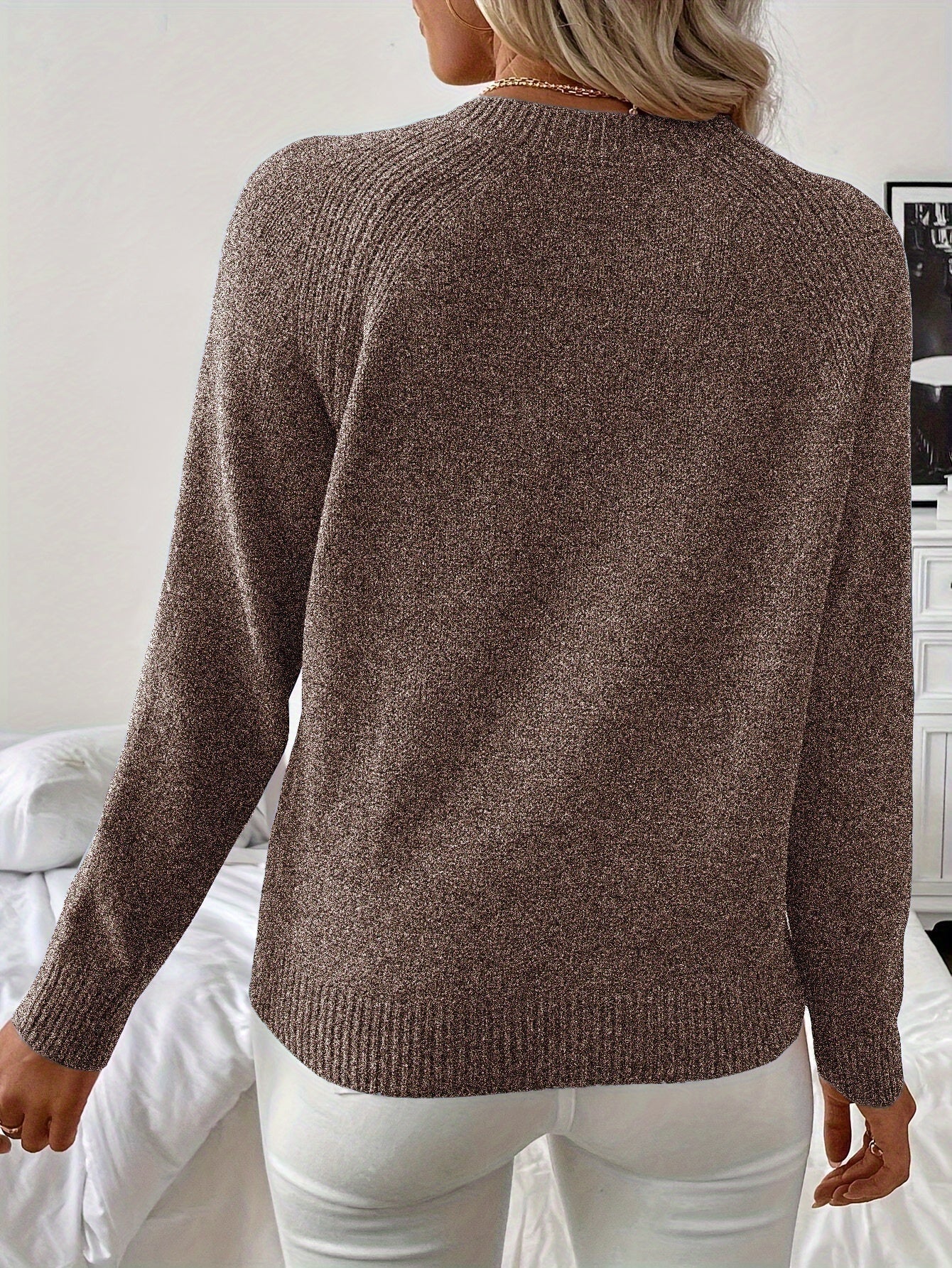 Stilværk™ | Elegant Strikket Trøje med Perledetaljer
