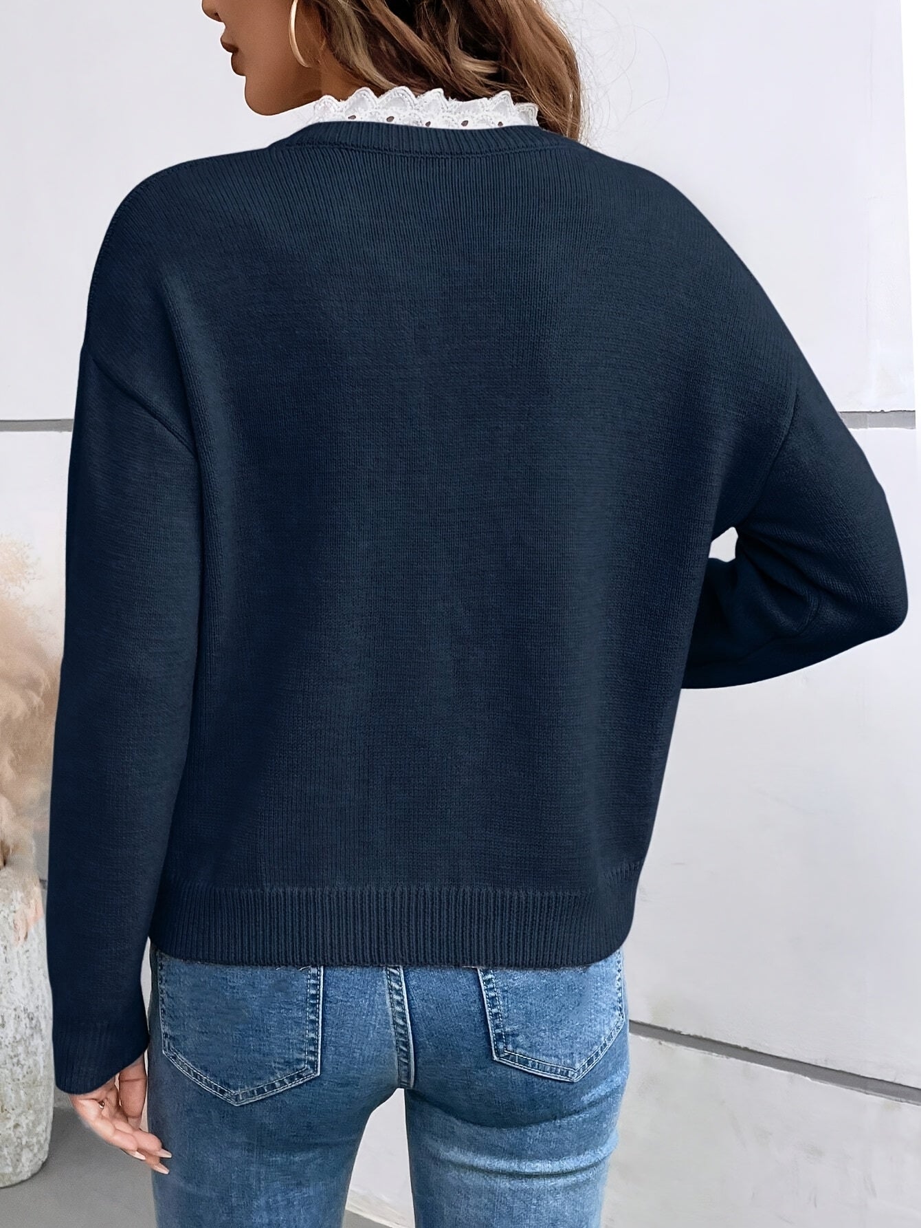 Stilværk™ | Elegant Bluse med Blondekant