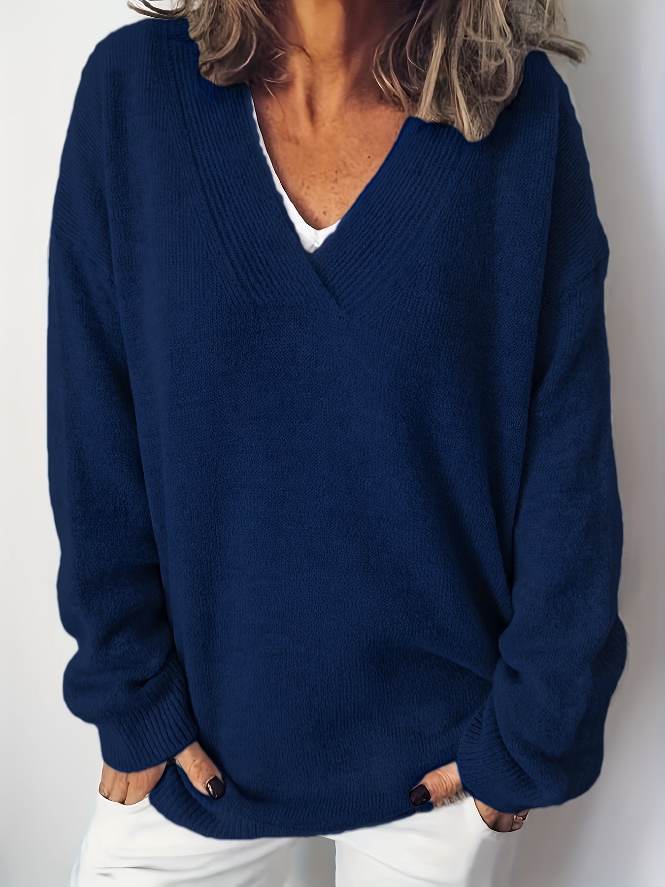 Stilværk™ | Blød og Tidløs V-Hals Sweater