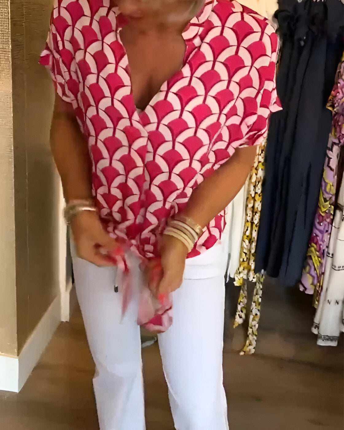 Stilværk™ | Casual Top Med Print Og V-Hals