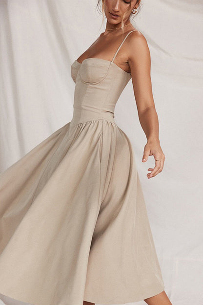 Stilværk™ | Sexy stropkjole i midi-længde